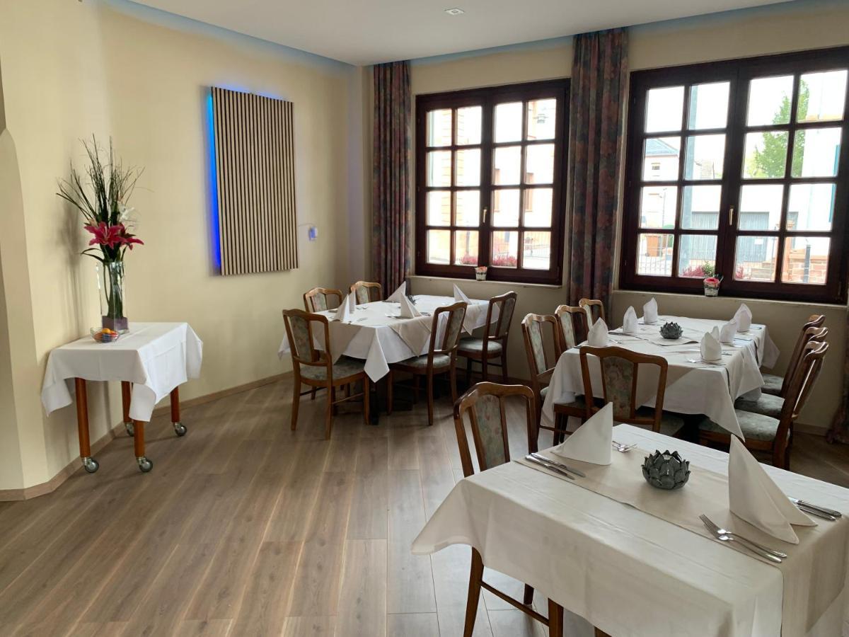 Hotel Deutsches Haus למפרטהיים מראה חיצוני תמונה